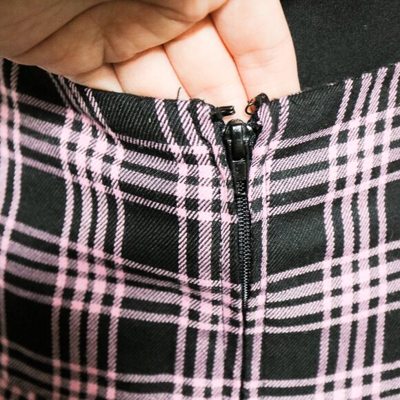 Pink & Black Plaid Pleated Skirt 🌸 HOT TOPIC - Picture 9 of 9